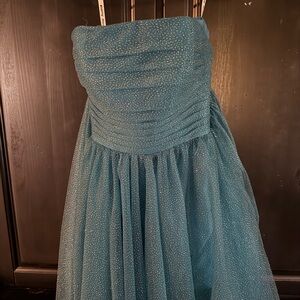 Elegant Teal Strapless Mini Dress